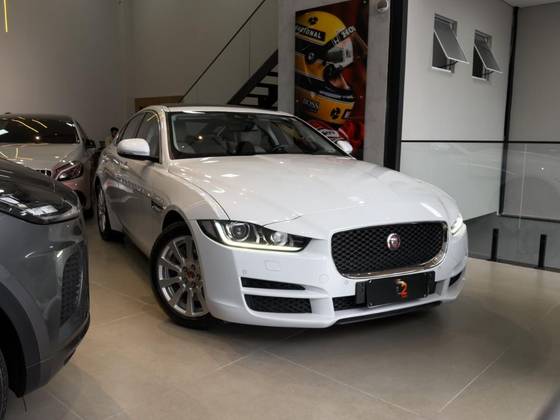 JAGUAR XE 2.0 16V SI4 TURBO GASOLINA PURE 4P AUTOMÁTICO JAGUAR XE 2.0 16V SI4 TURBO GASOLINA PURE 4P AUTOMÁTICO